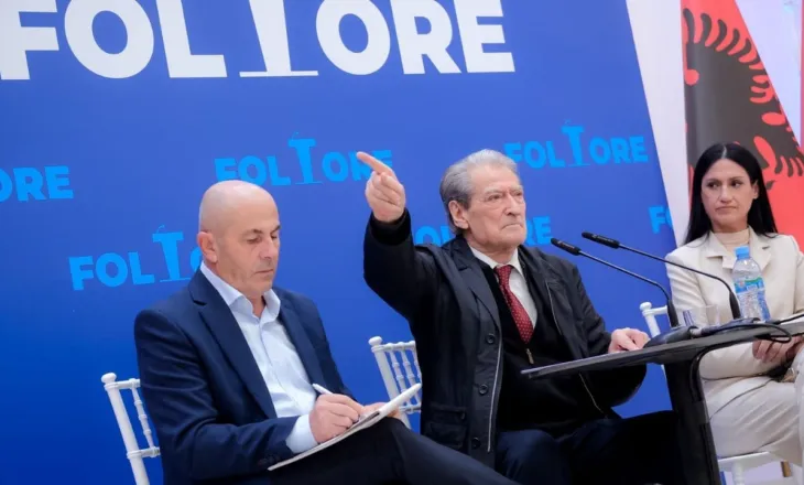 Festat e fundvitit shtyjnë për në janar revolucionin e PD, Berisha: Kur të zëmë sheshin, do dalim aty çdo natë gjersa të përzëmë Ramën