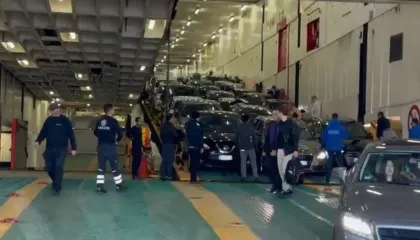 Festat kthejnë emigrantët në atdhe! Fluks i lartë në portin e Vlorës dhe Kakavijë