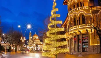 Festat, ku i kalojnë shqiptarët? Eksperti: Korça dominon brenda vendit! Ja tre qytetet më të kërkuara në Evropë