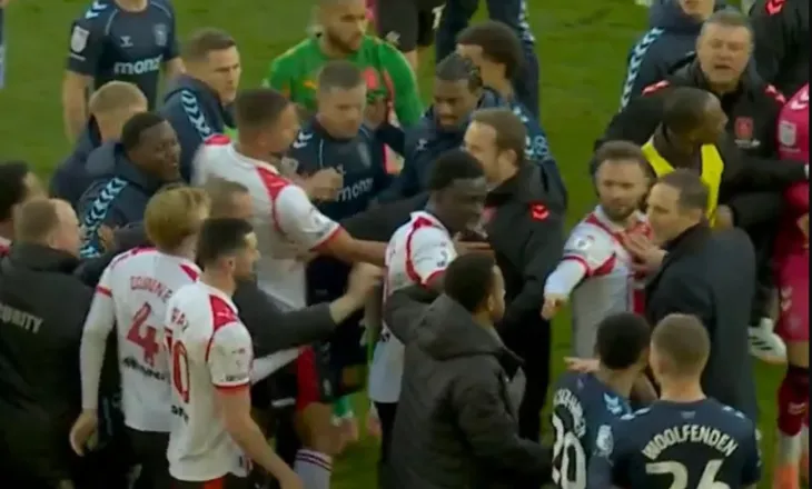 Festoi si i çmendur barazimin, lojtarët e Southampton-it i turren keq Frank Lampard (video)