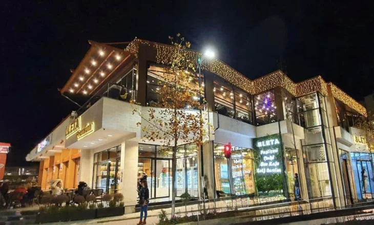 Fier – Pastiçeria “Bleta” feston dy përvjetore të rëndësishëm dhe i shoqëron me një super-ofertë për të gjithë klientët.