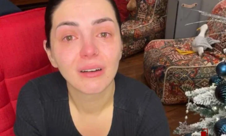 Fifi në lot gjatë një transmetimi live: Mos ma përmendni djalin, çka ju ka ba?