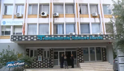 Fiks Fare/ “5 muajt e humbur të një jetë në arsim”, beteja e mësuesit pensionist me sistemin