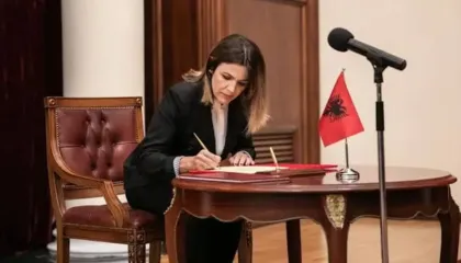 Fiona Papajorgji zgjidhet kryetare e Gjykatës Kushtetuese, zëvendëson Holta Zaçaj