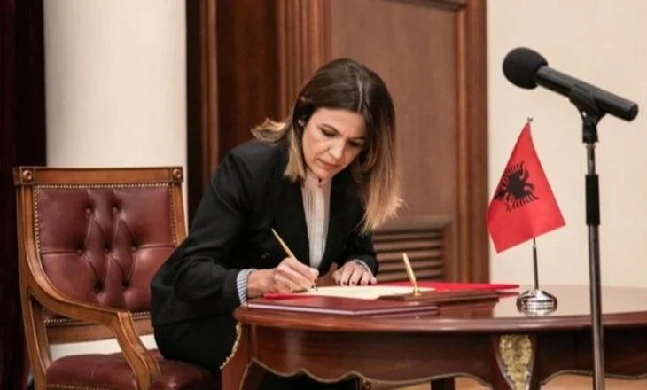 Fiona Papajorgji zgjidhet kryetare e Gjykatës Kushtetuese, zëvendëson Holta Zaçajn