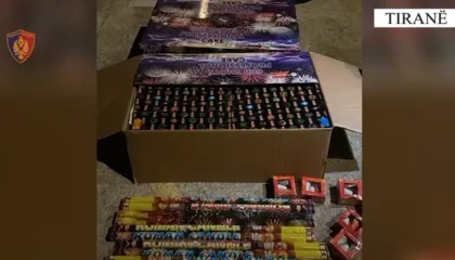 “Fireworks” në Tiranë/ Tregtonte lëndë piroteknike, policia “i fik” planin 22-vjeçarit (VIDEO)