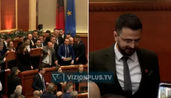 Flakadanë e kaos në Kuvend, betohet mes tensionit Avokati i Popullit Endri Shabani
