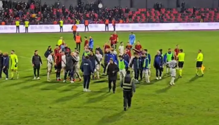 Flamurtari dënohet 8 ndeshje, vlonjatët do t’i luajnë sfidat e radhës pa tifozët në stadium