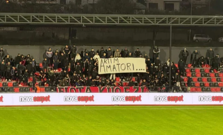 Flamurtari nis ngjitjen, por tifozeria besnike “Flota” kërkon largimin e drejtorit Pollozhani