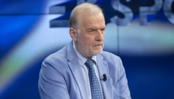 “Flasin për BE, ndërsa plaçkitin miliona”, Pollo godet fort qeverinë Rama: Nuk ka asnjë shans të..