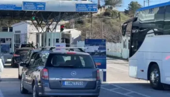 Fluks i lartë gjatë festave/ Fundjava e fundit e 2025-ës, 20 mijë persona “zbarkuan” në Kakavijë