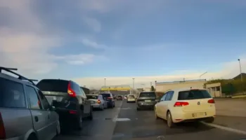 Fluks trafiku në autostradën Tiranë-Durrës, aksident zinxhir me gjashtë automjete