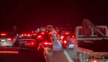 Fluksi i lartë i lëvizjeve në prag të Krishtlindjes, qytetarët me orë të tëra të bllokuar