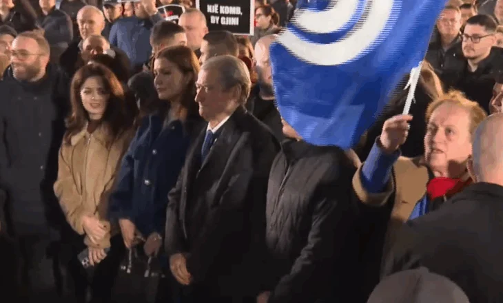 “Foltorja”/ Nis tubimi i demokratëve para Kryeministrisë