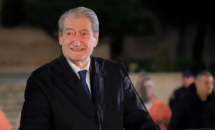 ‘Foltorja’ para Kryeministrisë! Berisha: Ne dalim nga ky shesh vetëm kur të shpëtojmë shqiptarët