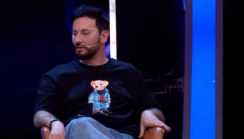 FOTO/ Dhunohet brutalisht gazetari Elton Tozaj, rrezikon të humbasë shikimin nga njëri sy