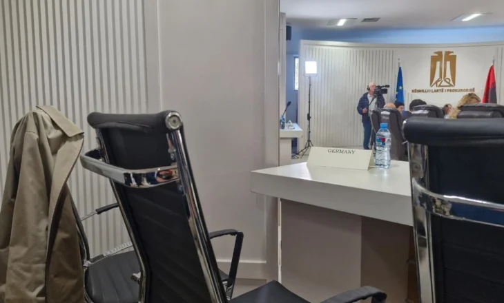 Foto/ Mbledhja në KLP për zgjedhjen e kreu të ri të SPAK, vihet re mungesa e përfaqësuesve gjermanë