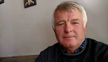 FOTO+EMRI/ Përdhunoi 12-vjeçaren dhe e la shtatzënë, ky është i moshuari i arrestuar në Pogradec