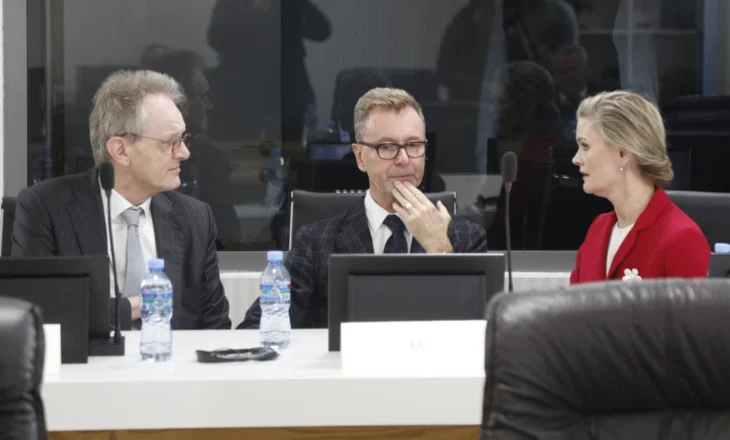 Fotolajm/ Mbledhja në KLP për zgjedhjen e kreu të ri të SPAK, ndërkombëtarët ‘sy e veshë’ tek kandidatët