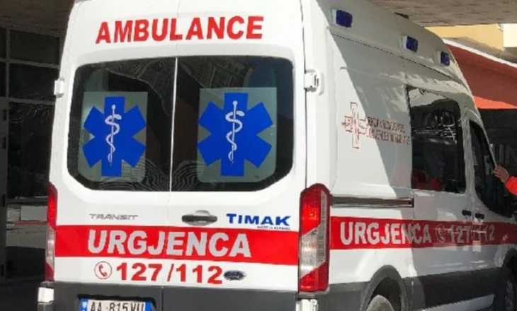 Fqinjët nuk e kishin parë prej ditësh, policia gjen të pajetë 70-vjeçaren në banesën e saj