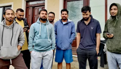 Frikë, ndjenjë përjashtimi, tallje dhe kërcënime me fjalë vulgare… Punëtorët nga Nepali nën presion dhe pasiguri në Serbi!