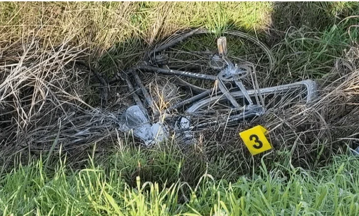 Furgoni me targa të huaja godet një kalimtar me biçikletë, humb jetën qytetari (Emri)