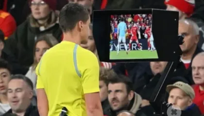 Futbolli në 2026 me rregulla të reja? Nga pozicioni jashtë loje, të përdorimi i VAR për kartonin e dytë të verdhë; të gjitha të rejat