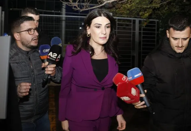 Futën kritere për paracaktimin e tenderave/ Si kompania e lidhur me Ermal Beqirajn ‘mori’ tenderin për Autoritetin e…