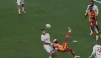 Galatasarai kundërshton çmimin e fituar nga Ernest Muçi: Goli i Osimhen ishte aq madhështor, sa nuk hyn fare në krahasim