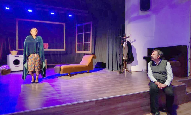 “Gjegju Fest” në teatër, tema e festivalit teatror është për gruan dhe në skenë edhe drama sociale “Gruaja me sirtarë”