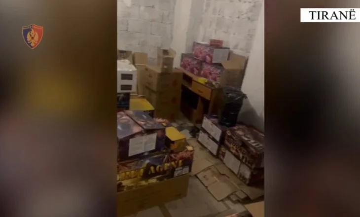 Gjenden qindra koli me mijëra fishekëzjarre, arrestohet pronari i magazinës