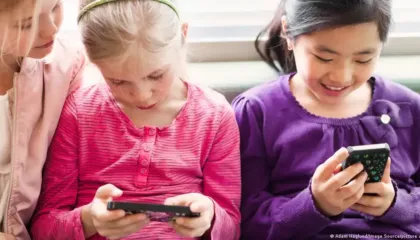 Gjermania me dorë “të hekurt”, thirrje për ndalimin e mediave sociale për fëmijët