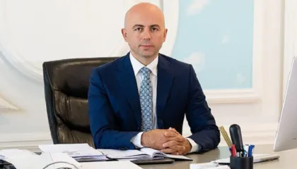 Gjobiten 6 kompani të grumbullimit të frutave, por jo monopoli i Klodian Allajbeut. Ekspertët: Aksioni i Autoritetit të Konkurrencës, i dyshimtë