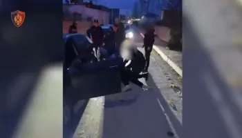 Gjykata lë në burg 21 persona, u arrestuan si pjesë e grupit që shpërndante kokainë në Tiranë! Lirohet vetëm njëri