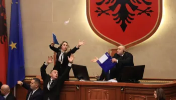 Gjyqi etik socialist: dënime dhe falje për opozitën