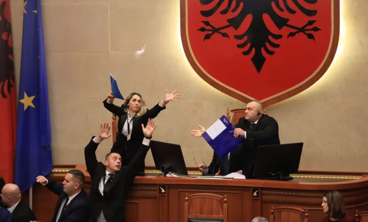 Gjyqi etik socialist: dënime dhe falje për opozitën