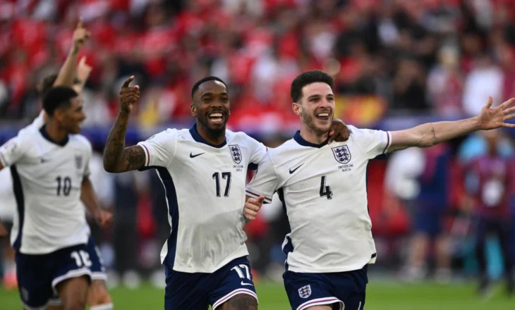 Goditi me grusht në fytyrë tifozin, arrestohet ish-sulmuesi i kombëtares angleze që luan në Arabi