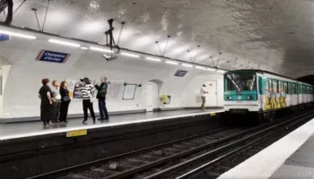 Goditi me thikë 3 gra në metronë e Parisit, arrestohet sulmuesi