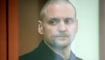 Goditje e re ndaj opozitës në Rusi, aktivisti kritik i Putinit dënohet me 6 vite burg