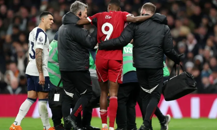 Goditje e rendë për Liverpul, Isak thyen këmbën