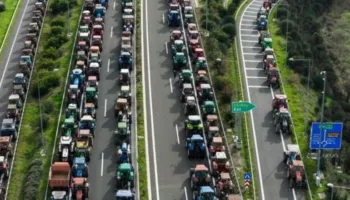 Greqia e ‘paralizuar’ nga protestat, ja kur do të jetë i pakalueshëm aksi Kakavijë-Janinë