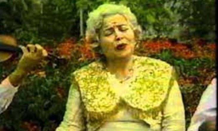 Hafsa Zyberi: Rrallë kam pa k’so bukurie… (teksti dhe kënga)