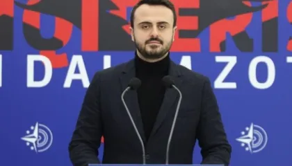 ‘Heshti për vrasjet në dyert e shkollave’,  Xhaferri: Rama mblodhi nxënësit ekselentë, pasi kërkon të vjedhë vëmendje