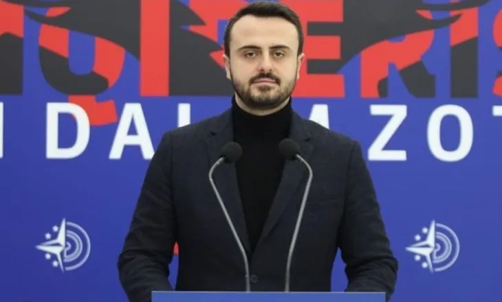 ‘Heshti për vrasjet në dyert e shkollave’,  Xhaferri: Rama mblodhi nxënësit ekselentë, pasi kërkon të vjedhë vëmendje