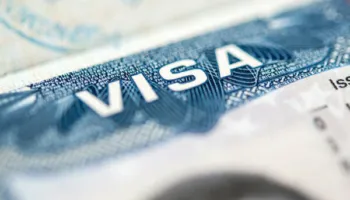 Hetimi i NYT, flet studentja nga Kosova: Na u premtua ëndrra amerikane, por përfunduam në punë të rënda