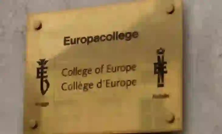 Hetimi vuri në pranga Federica Mogherini-n, çfarë janë Kolegji i Europës dhe Shërbimi i Jashtëm i BE-së