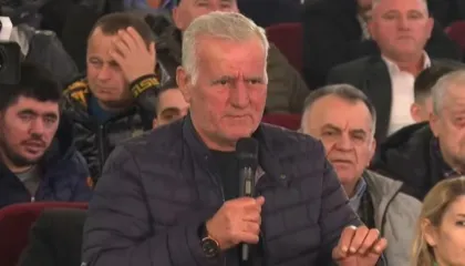 “Hiqni koalicionet, na vjedhin votat!”/ Demokrati kritikon Berishën në Kurbin: Pse duhet të votojmë partitë e vogla?