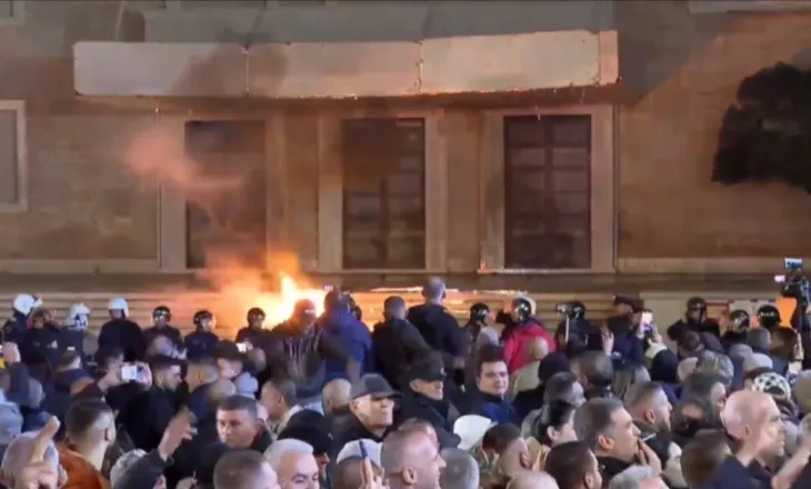 Hodhën molotovë drejt Kryeministrisë, Gjykata jep vendimin për protestuesit