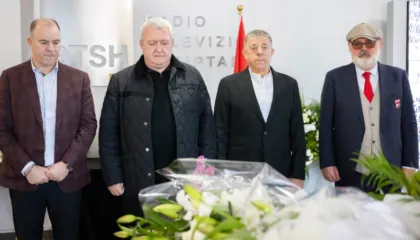 Homazhet në nderim të Ismet Bellovës, Presidenti Duka: Zëri i tij e bëri futbollin shqiptar pjesë të çdo familjeje