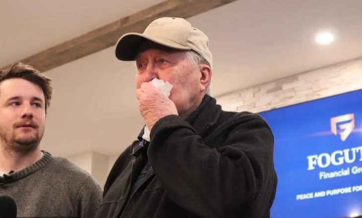 Humbi fondin e pensionit dhe u detyrua ti rikthehej punës, veterani 88 vjeçar merr çekun e majmë me kontribuues nga e gjithë bota